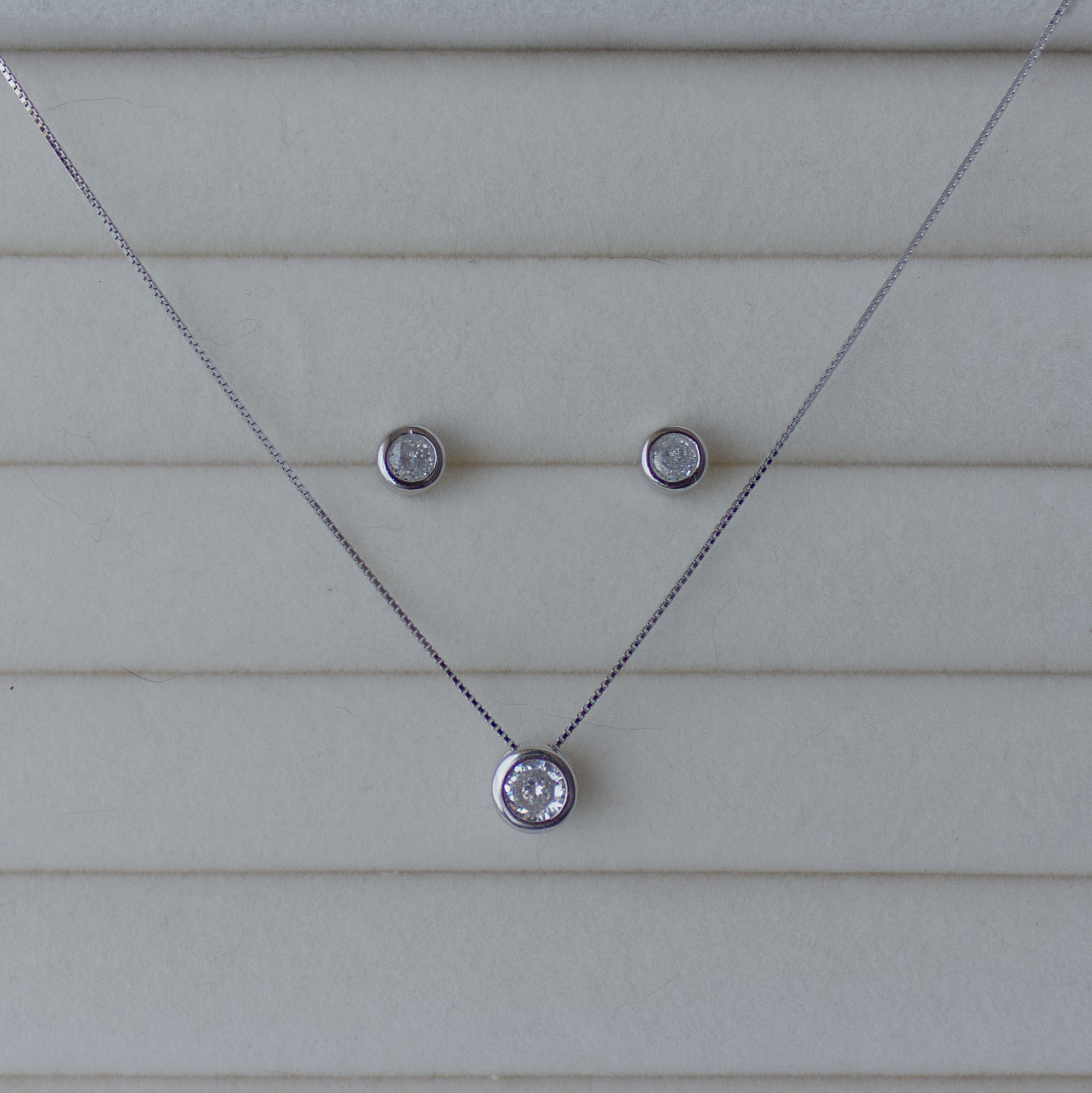 CARLOTA SET (EARRINGS + NECKLACE)